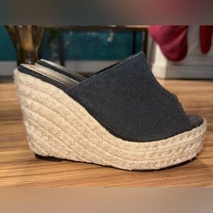 SHEIN Black and Tan Wedge Sandals